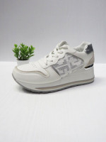 Buty sportowe damskie