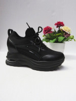 Buty sportowe damskie