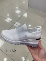 Buty sportowe damskie