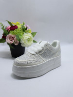 Buty sportowe damskie